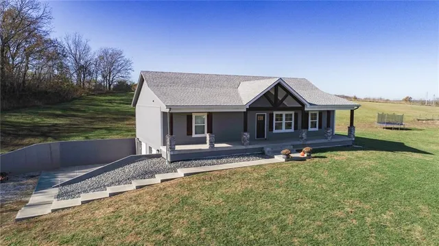 $549,900 | 4012 Hackberry Lane, Bates City, MO 64011