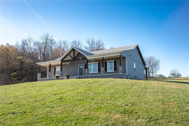 $549,900 | 4012 Hackberry Lane, Bates City, MO 64011