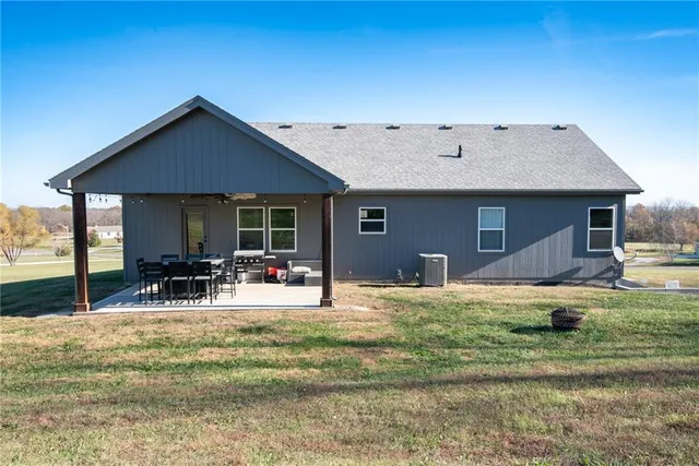 $549,900 | 4012 Hackberry Lane, Bates City, MO 64011