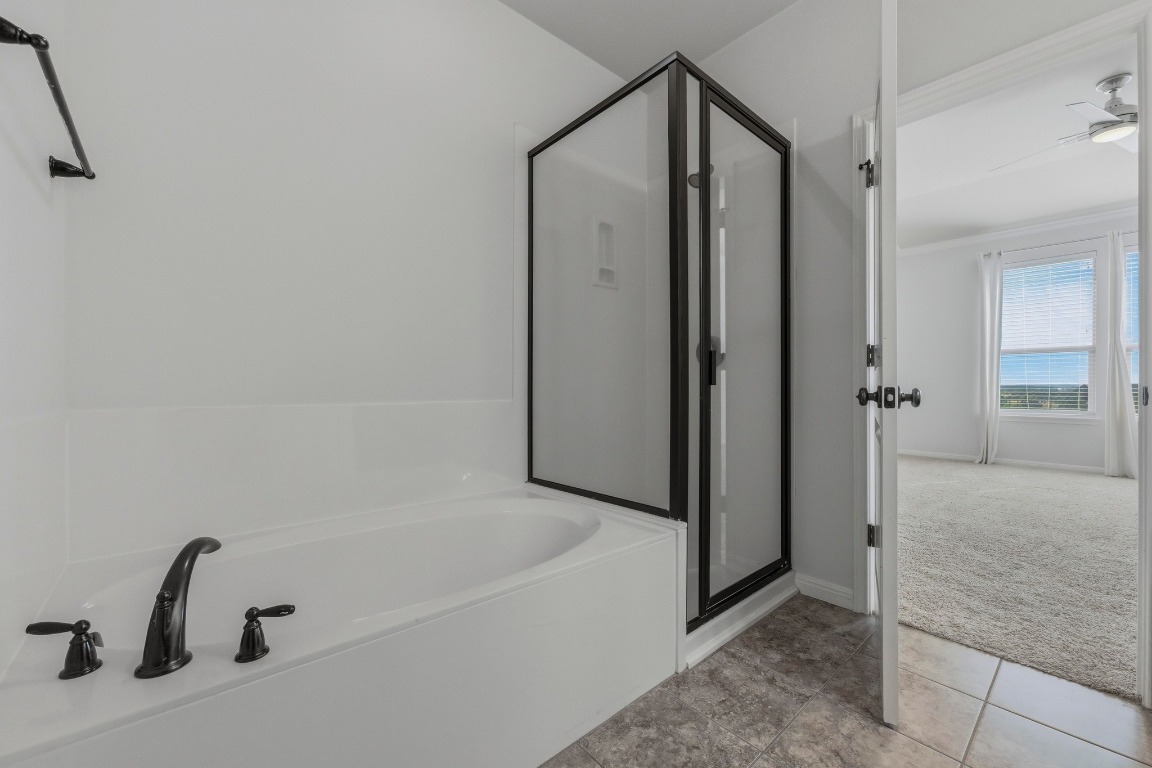 9621 Solana Vista Loop, Unit B Austin, TX 78750 - Photo 14 of 27 Primary bathroom