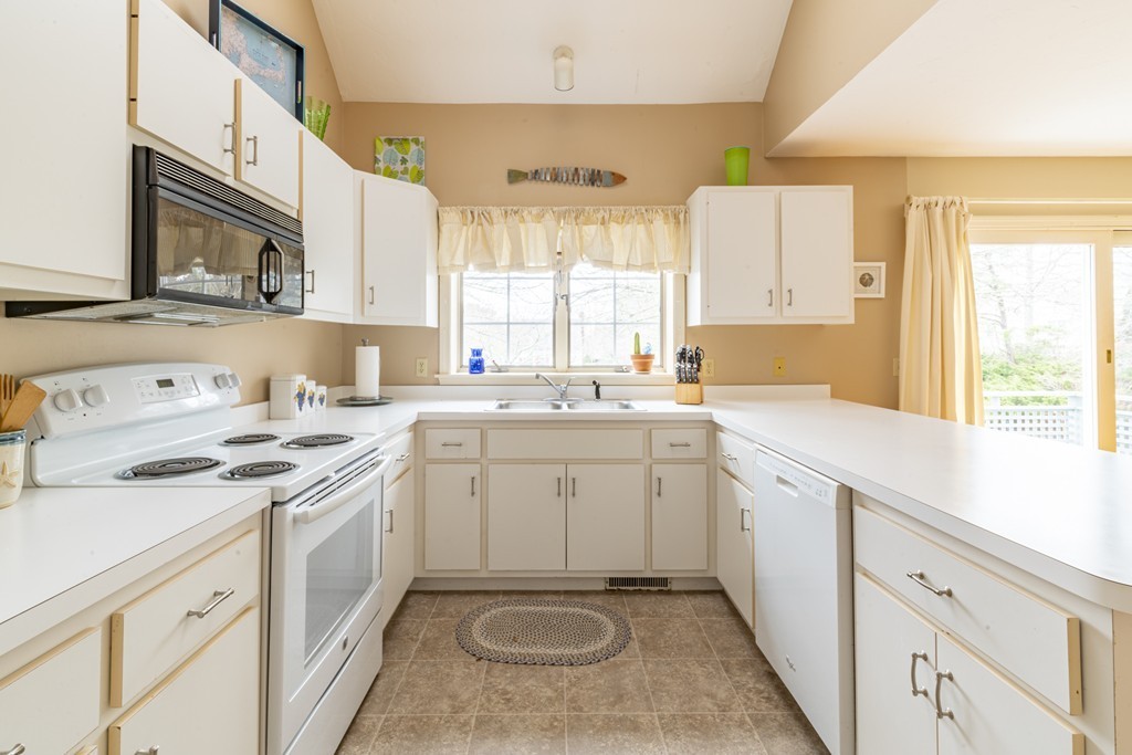 367 Orleans Road, Unit D Chatham, MA 02650 - Photo 11 of 28