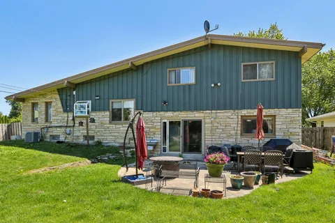 $599,900 | 8755 North Pelham Parkway, Bayside, WI 53217