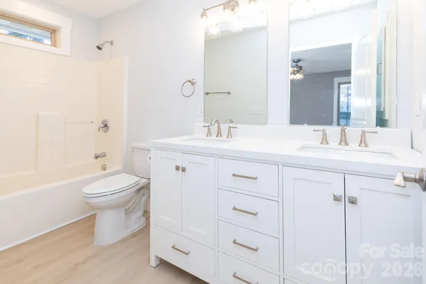 $470,000 | 7 Mcgee Ridge Road, Fairview, NC 28730