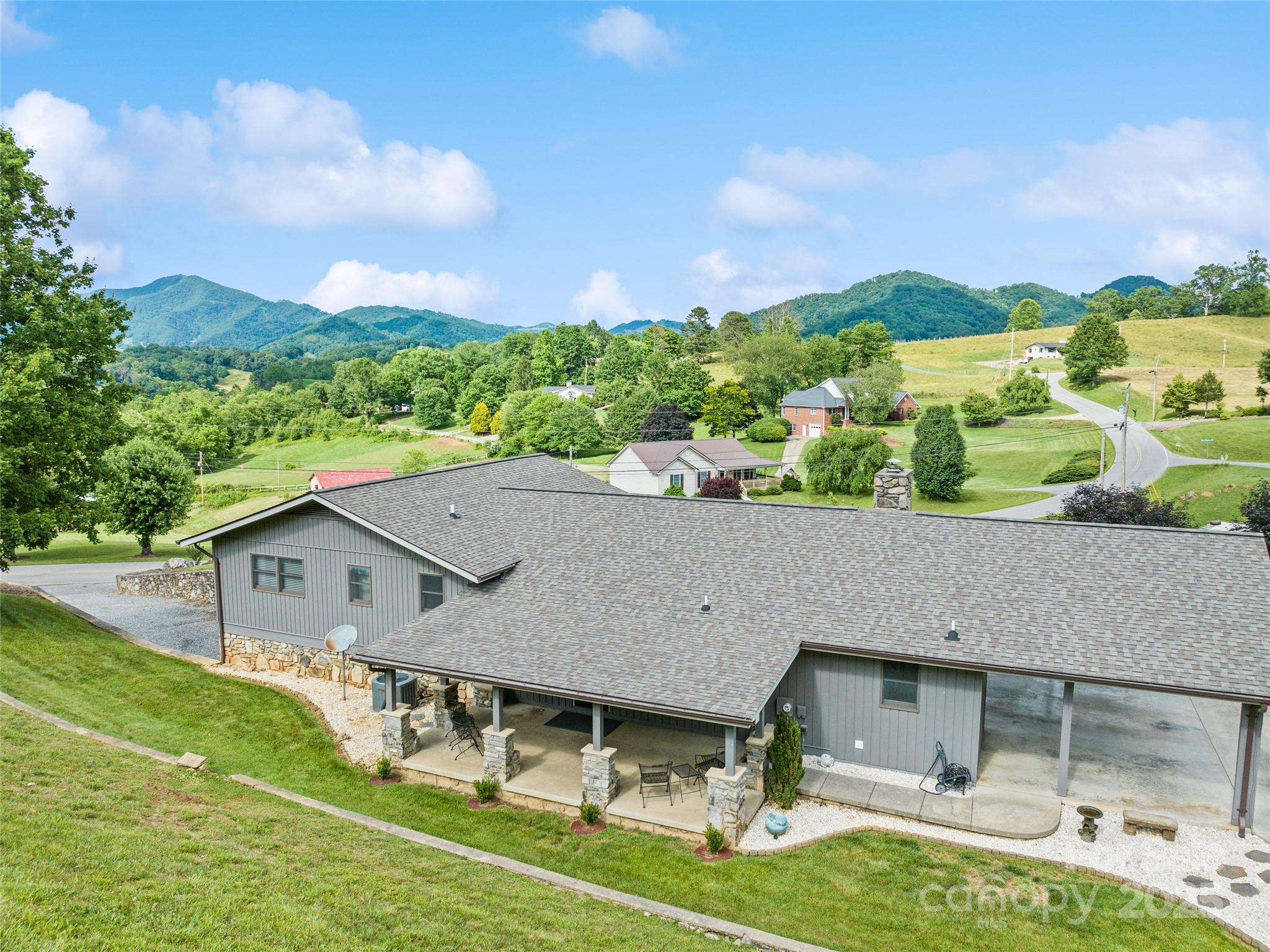 415 Crawford Road Waynesville, NC 28785 - Photo 7 of 47