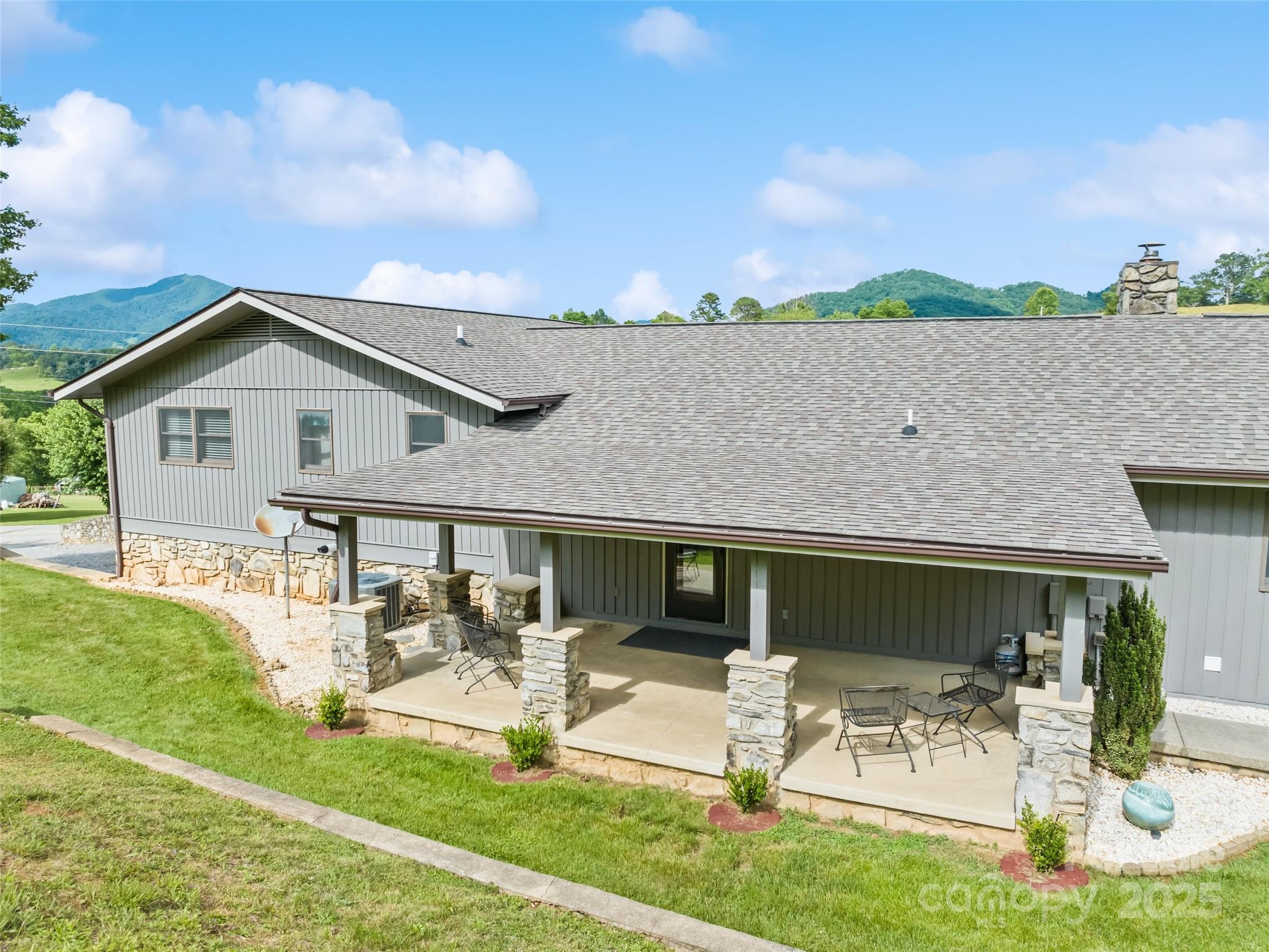 415 Crawford Road Waynesville, NC 28785 - Photo 8 of 47
