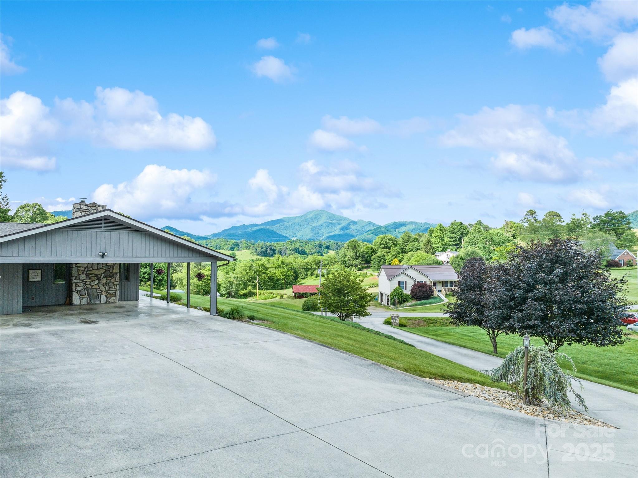 415 Crawford Road Waynesville, NC 28785 - Photo 10 of 47