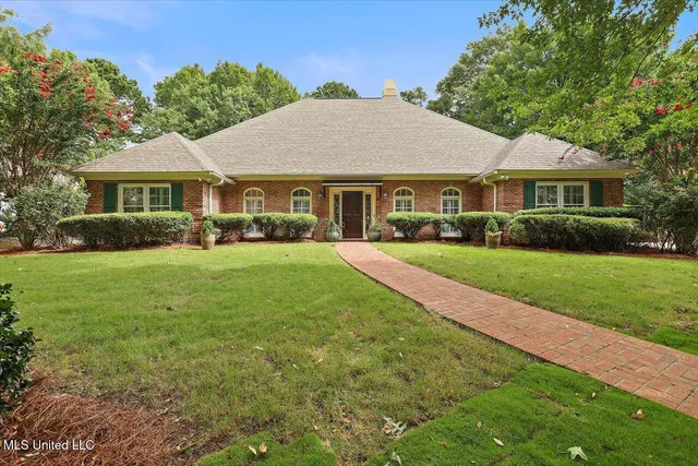 $562,500 | 210 Bellewood Court, Ridgeland, MS 39157