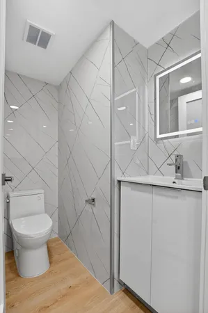 $2,400 | 400 West Hidden Valley Boulevard, Unit 406, Boca Raton, FL 33487