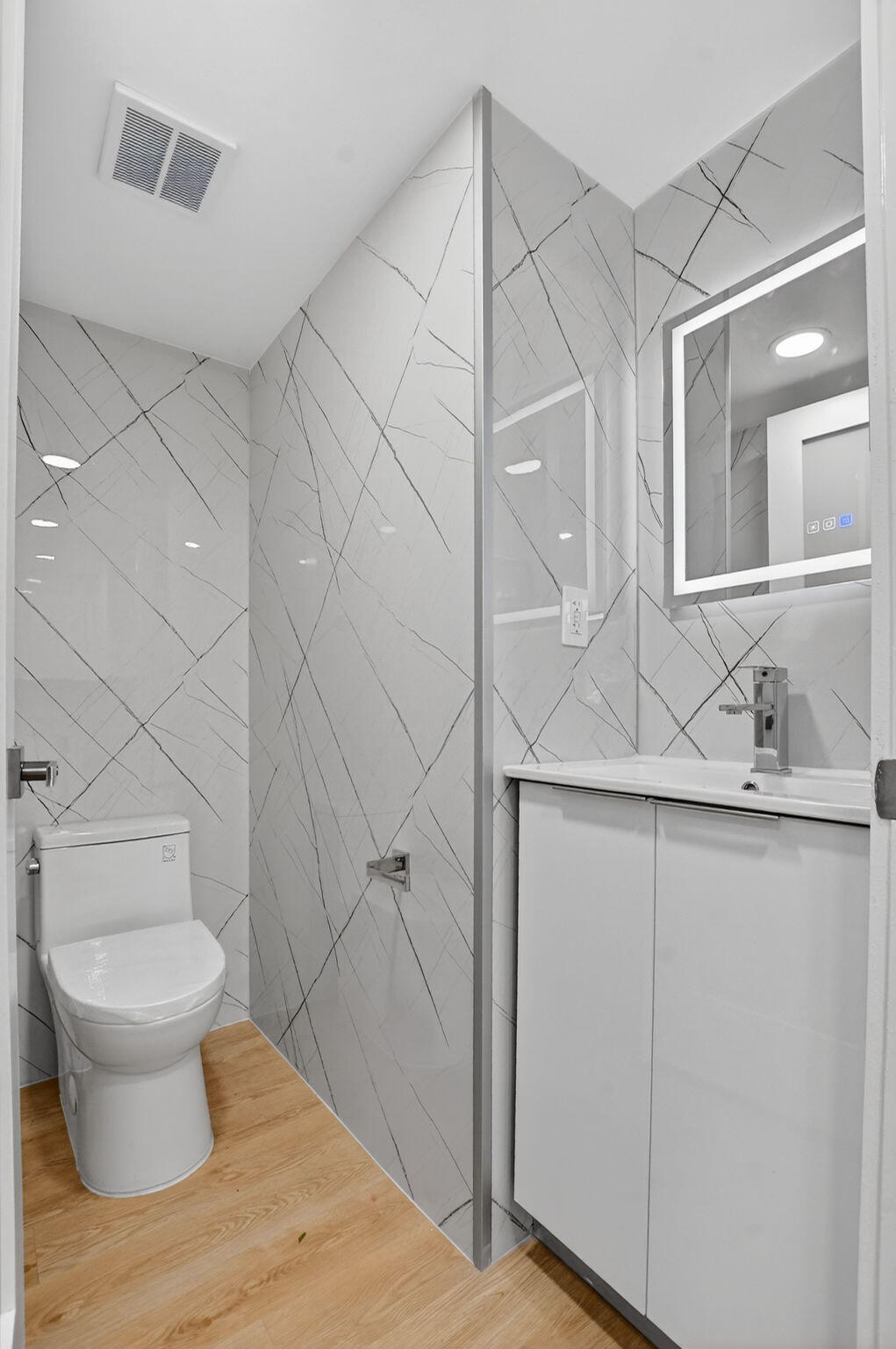 400 West Hidden Valley Boulevard, Unit 406 Boca Raton, FL 33487 - Photo 13 of 26 14-web-or-mls-DSC_5261