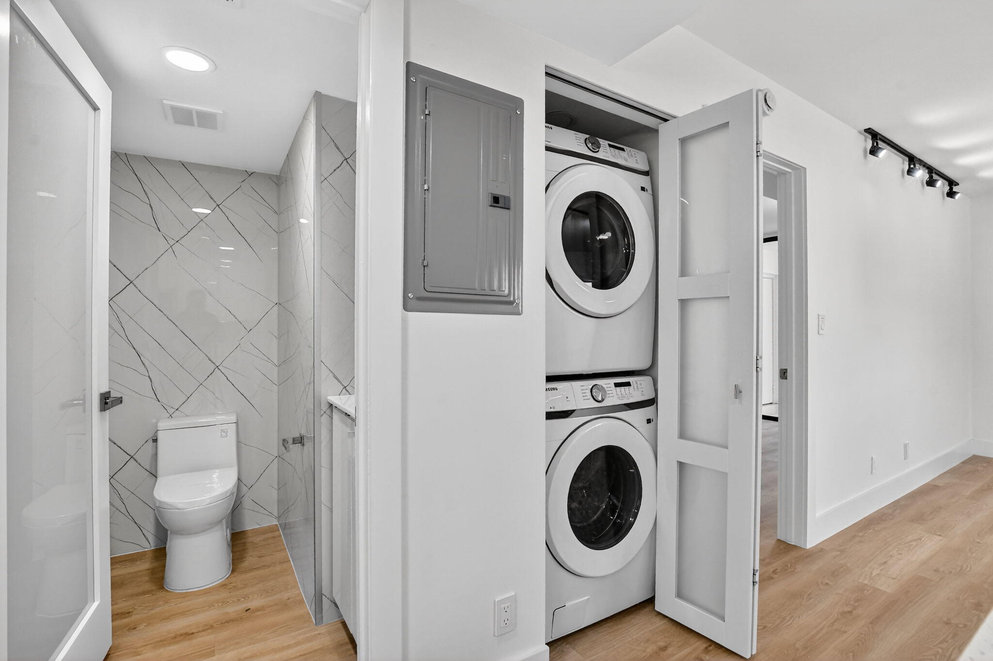 400 West Hidden Valley Boulevard, Unit 406 Boca Raton, FL 33487 - Photo 15 of 26 16-web-or-mls-DSC_5268