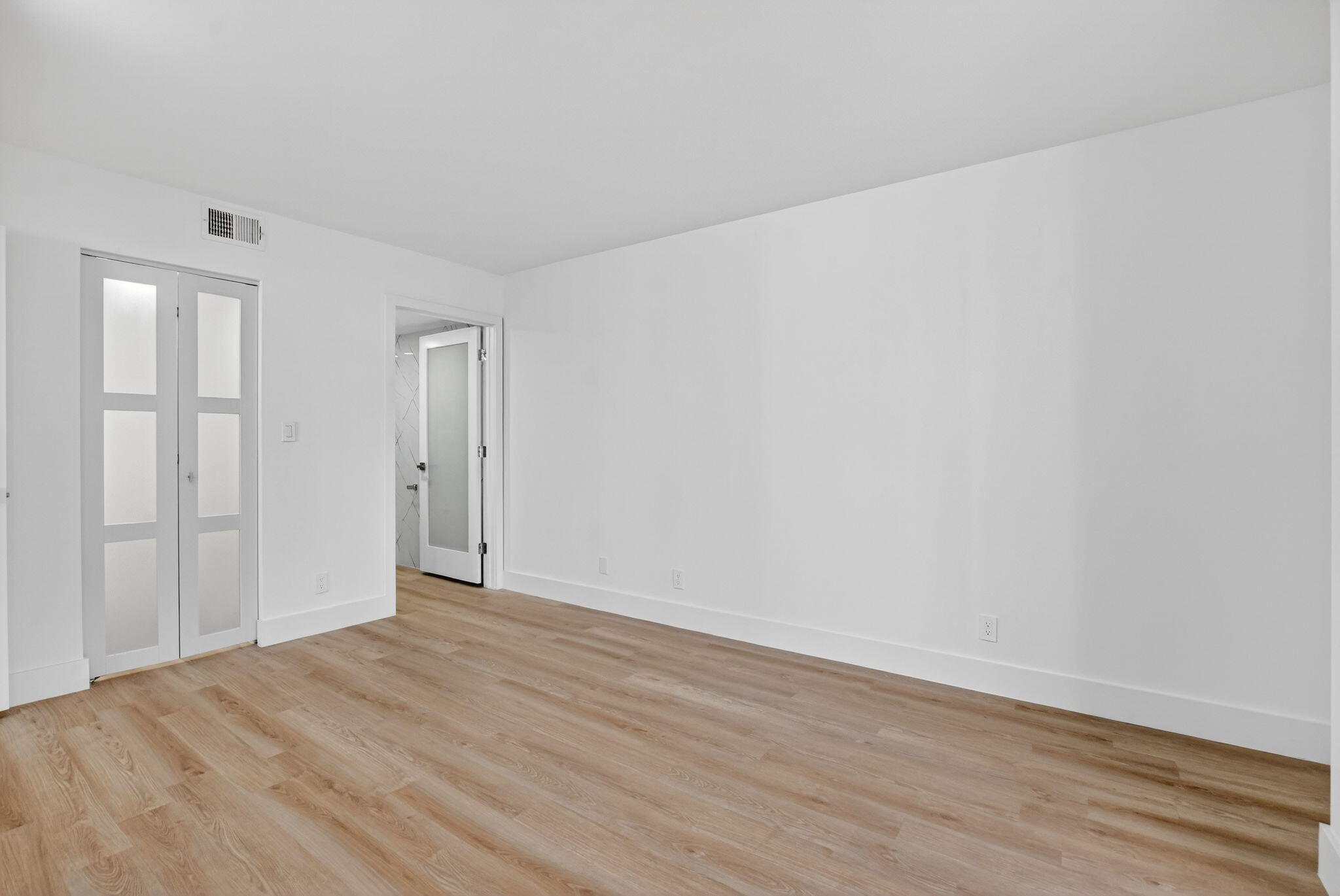 400 West Hidden Valley Boulevard, Unit 406 Boca Raton, FL 33487 - Photo 19 of 26 20-web-or-mls-DSC_5287