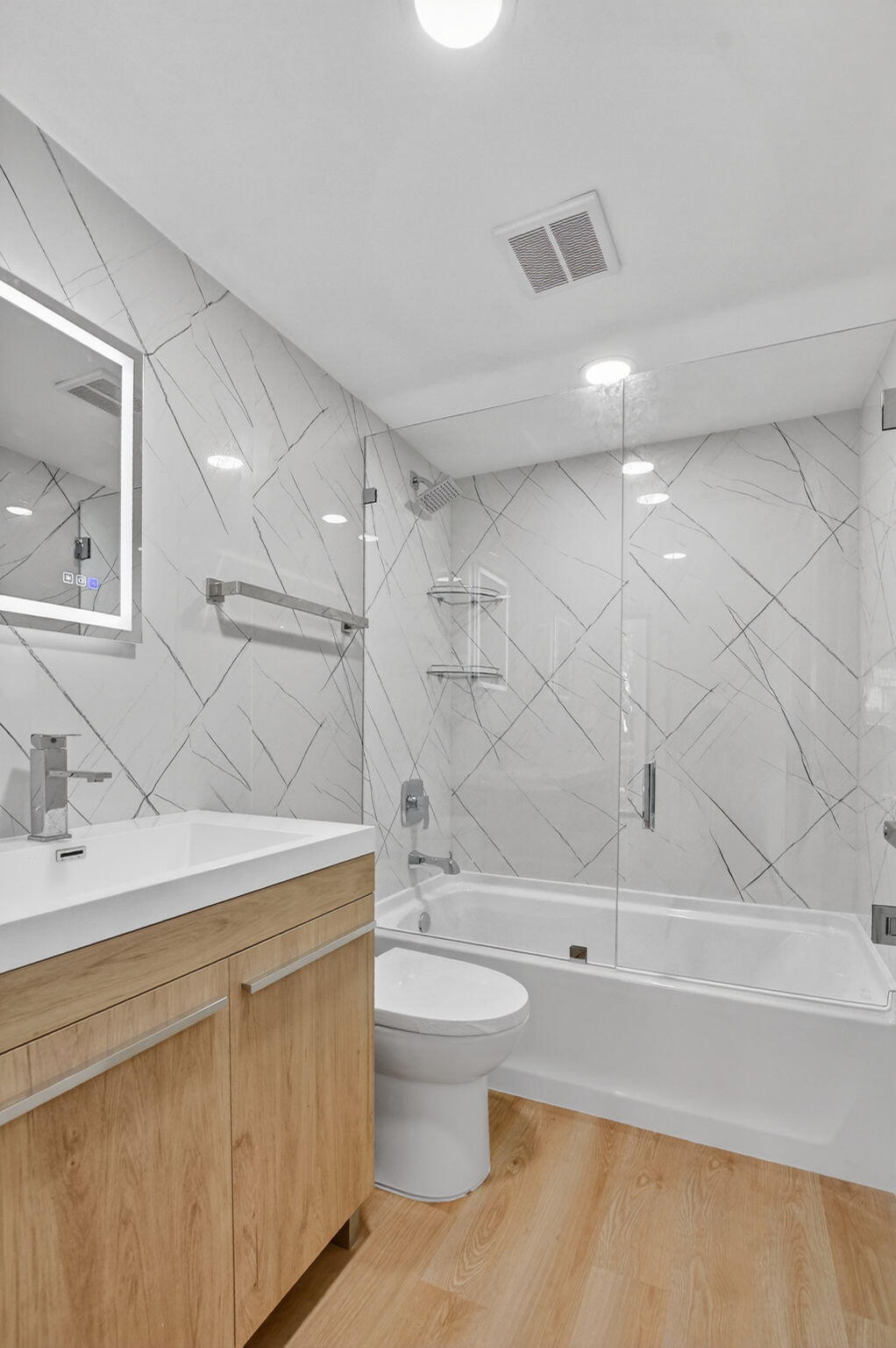 400 West Hidden Valley Boulevard, Unit 406 Boca Raton, FL 33487 - Photo 21 of 26 22-web-or-mls-DSC_5297