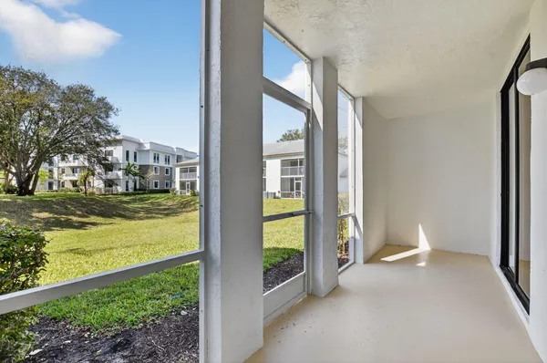 $2,400 | 400 West Hidden Valley Boulevard, Unit 406, Boca Raton, FL 33487