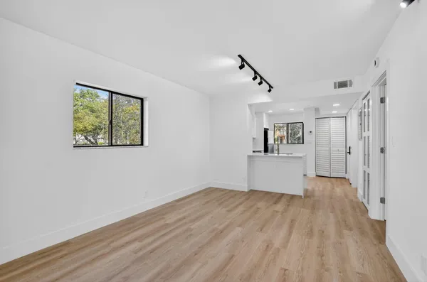 $2,400 | 400 West Hidden Valley Boulevard, Unit 406, Boca Raton, FL 33487