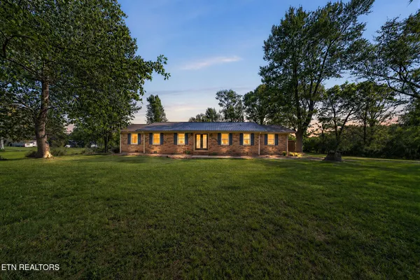 $370,000 | 109 Parkway Lane, Crossville, TN 38572