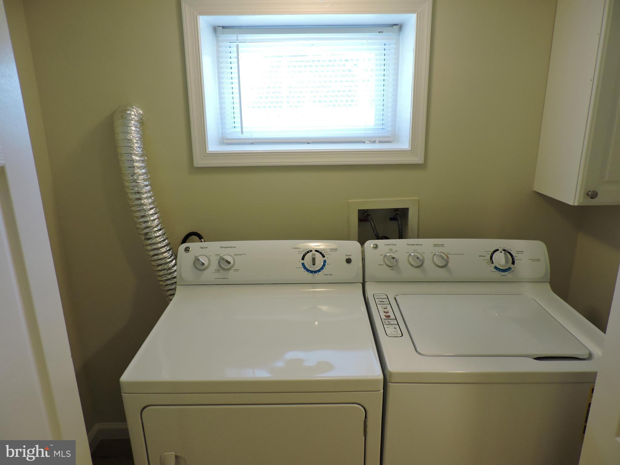 3911 Annapolis Road Halethorpe, MD 21227 - Photo 20 of 24 a utility room with dryer and washer