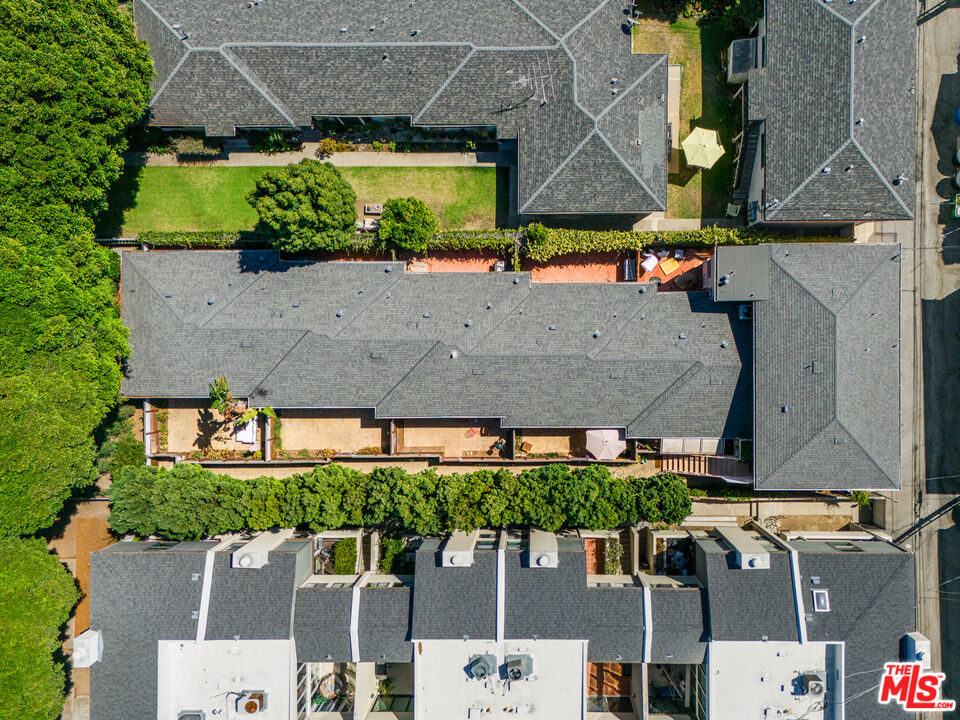 914 20th Street Santa Monica, CA 90403 - Photo 1 of 14 an aerial view of multiple house