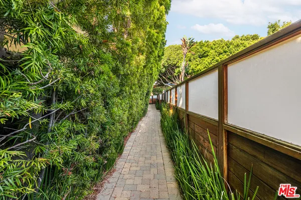 $3,650,000 | 914 20th Street, Santa Monica, CA 90403