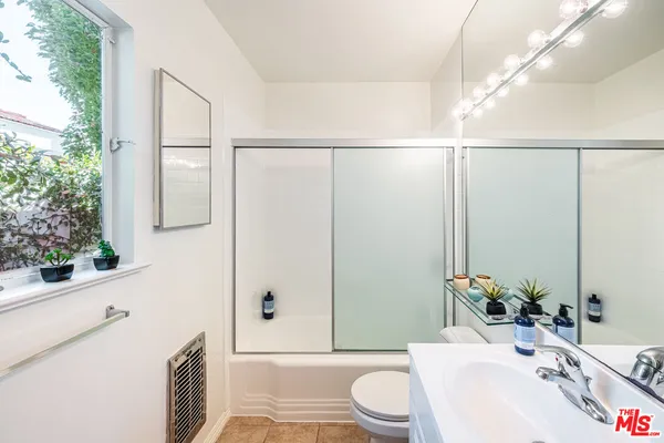 $3,650,000 | 914 20th Street, Santa Monica, CA 90403