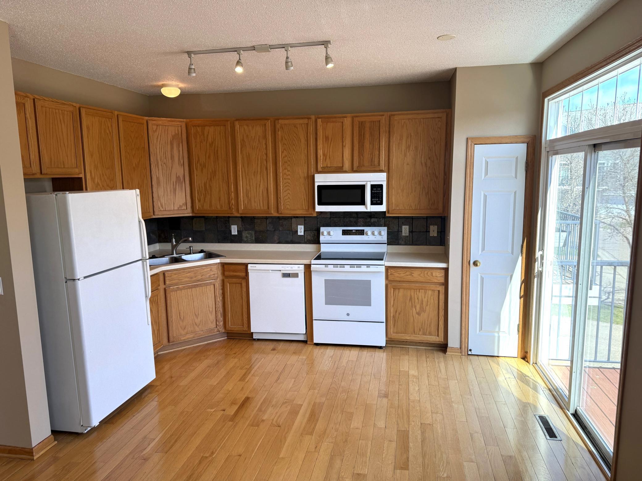 6740 158th Street West Apple Valley, MN 55124 - Photo 15 of 32