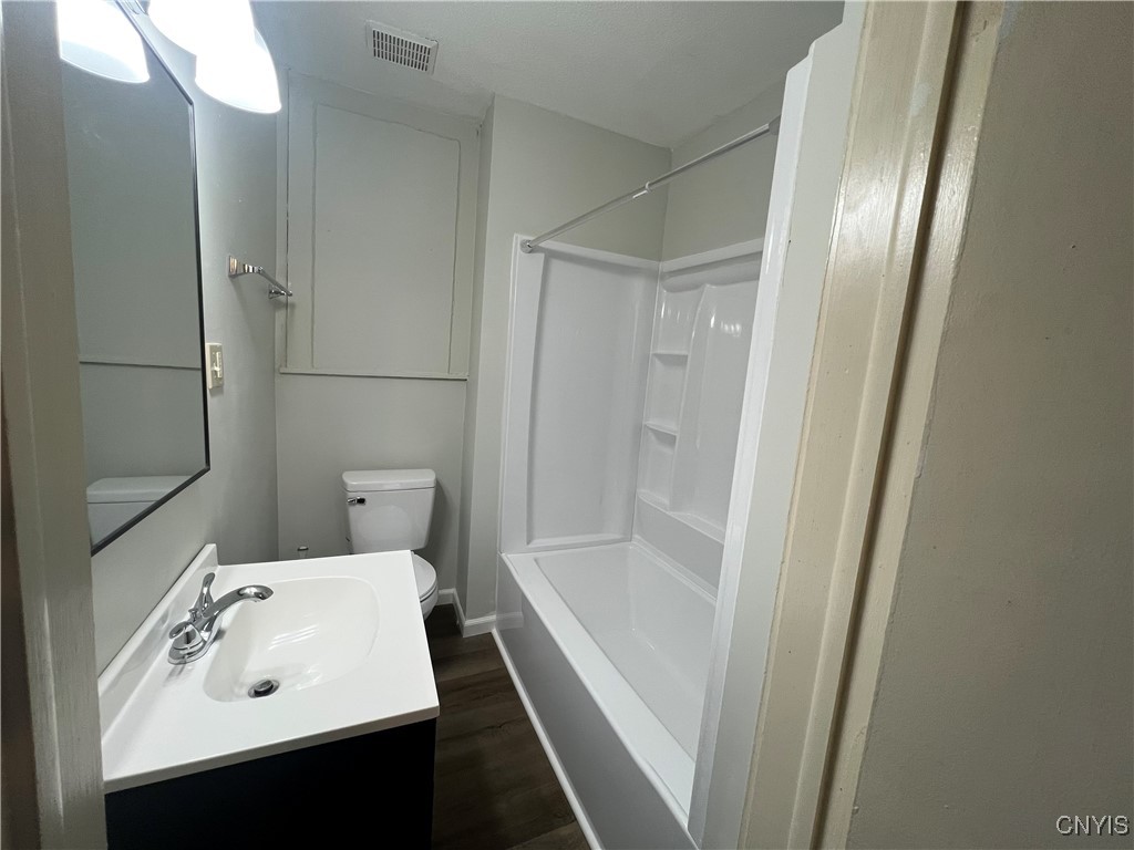 1114 Spring Street Syracuse, NY 13208 - Photo 5 of 9