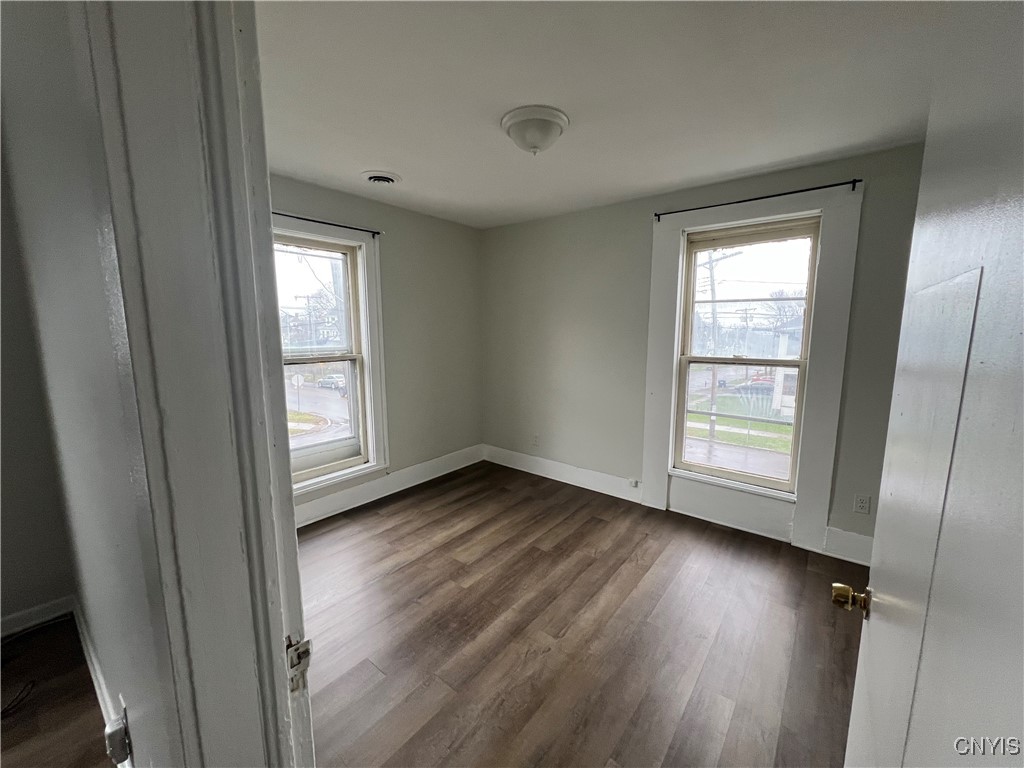 1114 Spring Street Syracuse, NY 13208 - Photo 6 of 9