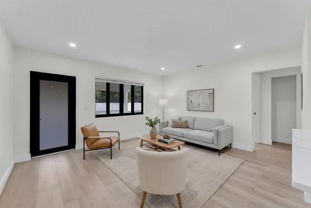 $599,900 | 1398 Northeast 37th Street, Oakland Park, FL 33334