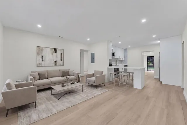 $599,900 | 1398 Northeast 37th Street, Oakland Park, FL 33334