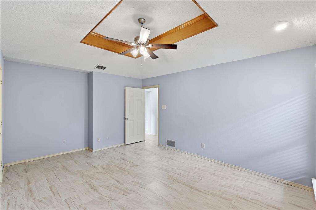 4203 Meadow Ridge Drive Carrollton, TX 75010 - Photo 19 of 32