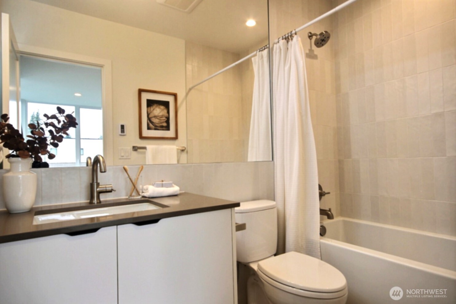809 Northeast 90th Street Seattle, WA 98115 - Photo 11 of 20