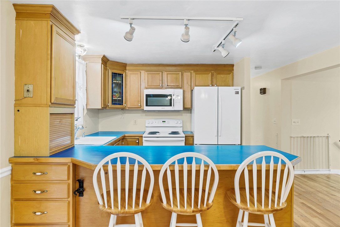 80 Clarke Road Coventry, RI 02816 - Photo 8 of 38