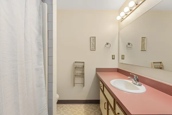 $250,000 | 69 Perry Street, Unit 130, Putnam, CT 06260