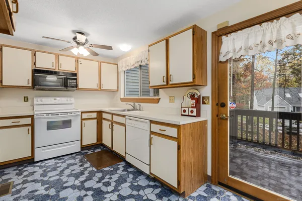 $250,000 | 69 Perry Street, Unit 130, Putnam, CT 06260