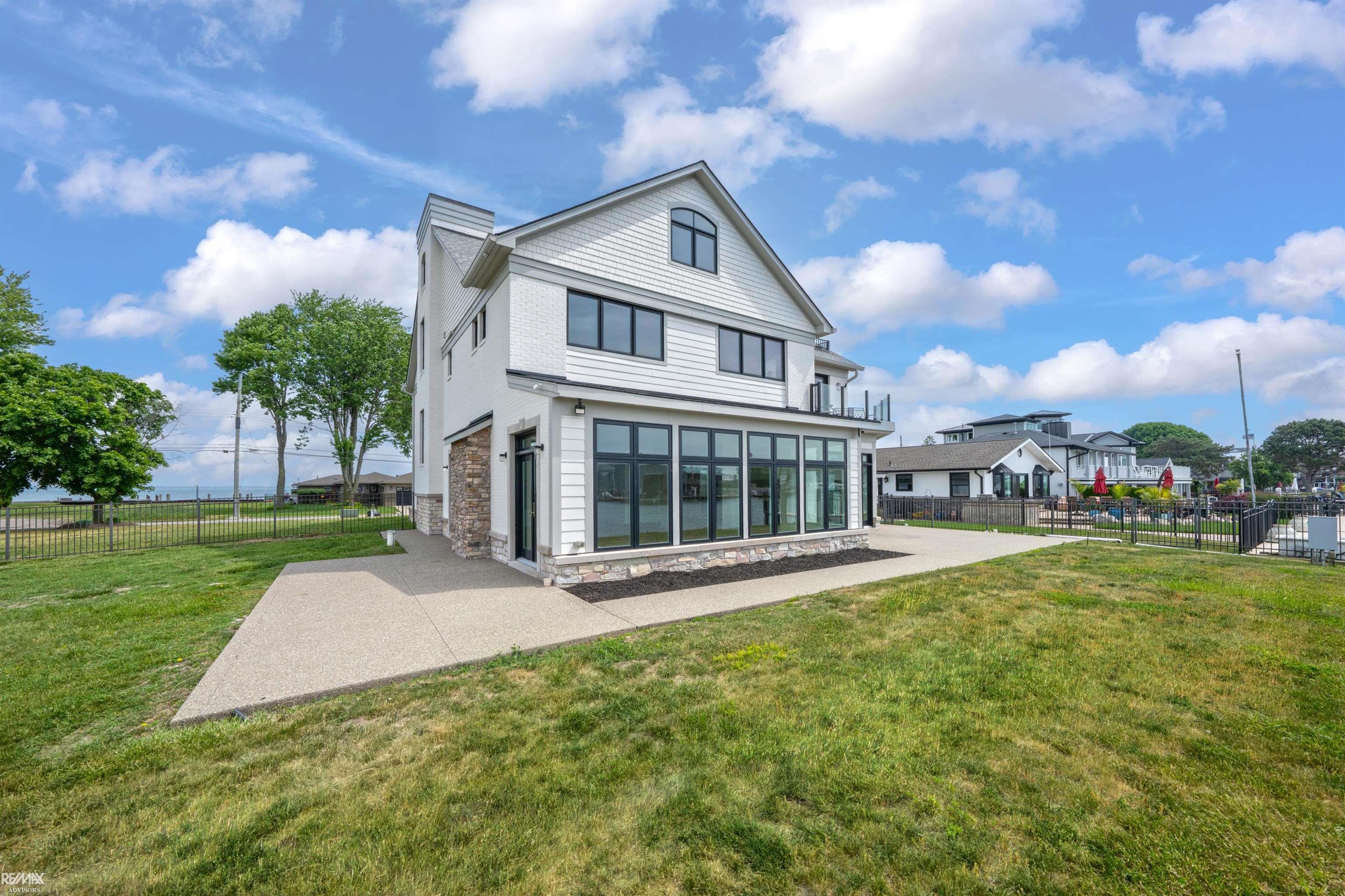 32824 North River Road Harrison Township, MI 48045 - Photo 51 of 97