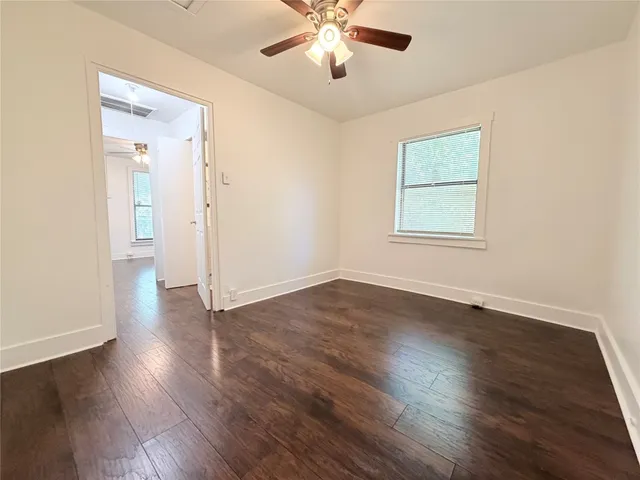 $2,400 | 2003 East 12th Street, Austin, TX 78702