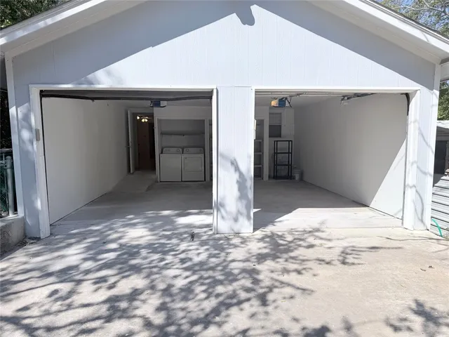 $2,400 | 2003 East 12th Street, Austin, TX 78702