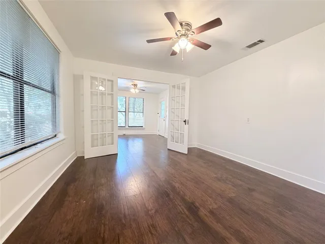 $2,400 | 2003 East 12th Street, Austin, TX 78702
