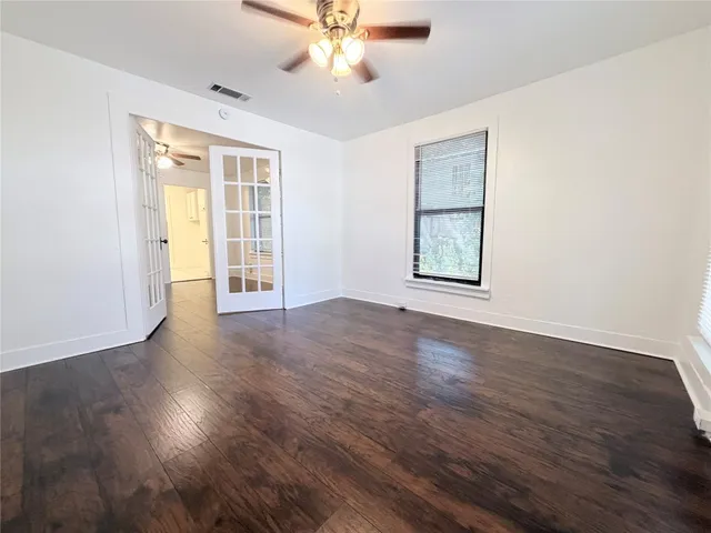 $2,400 | 2003 East 12th Street, Austin, TX 78702