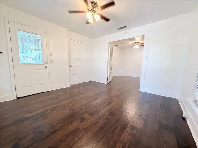 $2,400 | 2003 East 12th Street, Austin, TX 78702