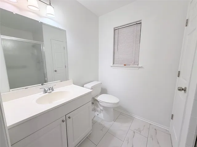 $2,400 | 2003 East 12th Street, Austin, TX 78702