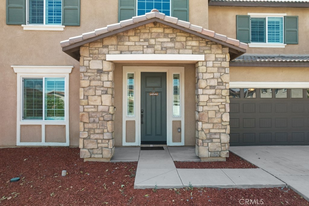 5242 Hayes Court Fontana, CA 92336 - Photo 2 of 23