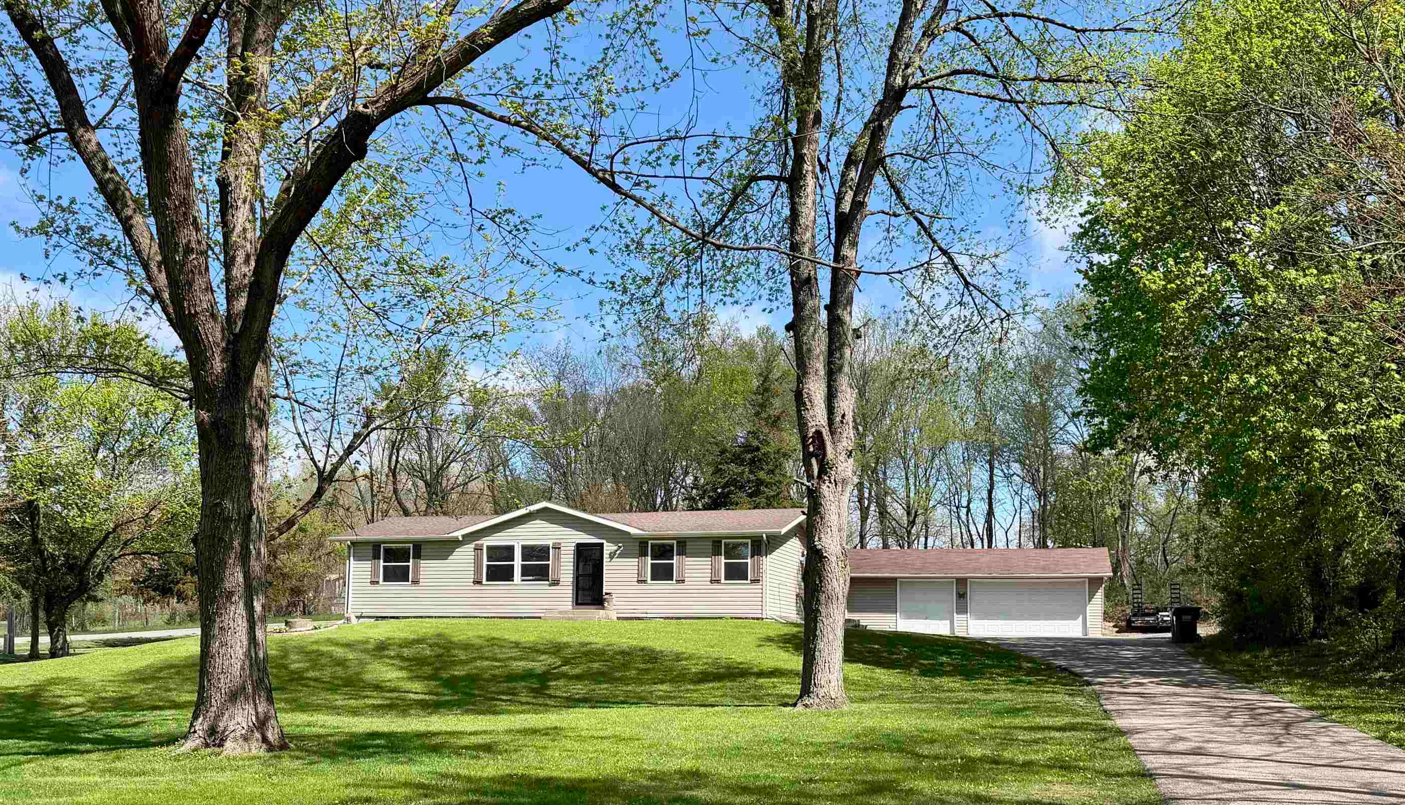 11530 West Brandherm Road Beloit, WI 53511 - Photo 3 of 41
