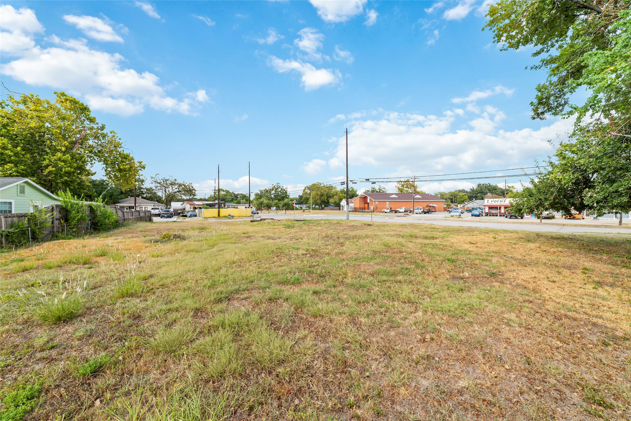 9625 Fulton Street Houston, TX 77076 - Photo 14 of 14 a view of an ocean with city view