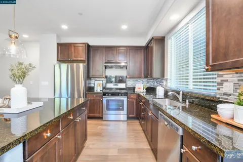 $725,000 | 601 Tierney Place, Martinez, CA 94553