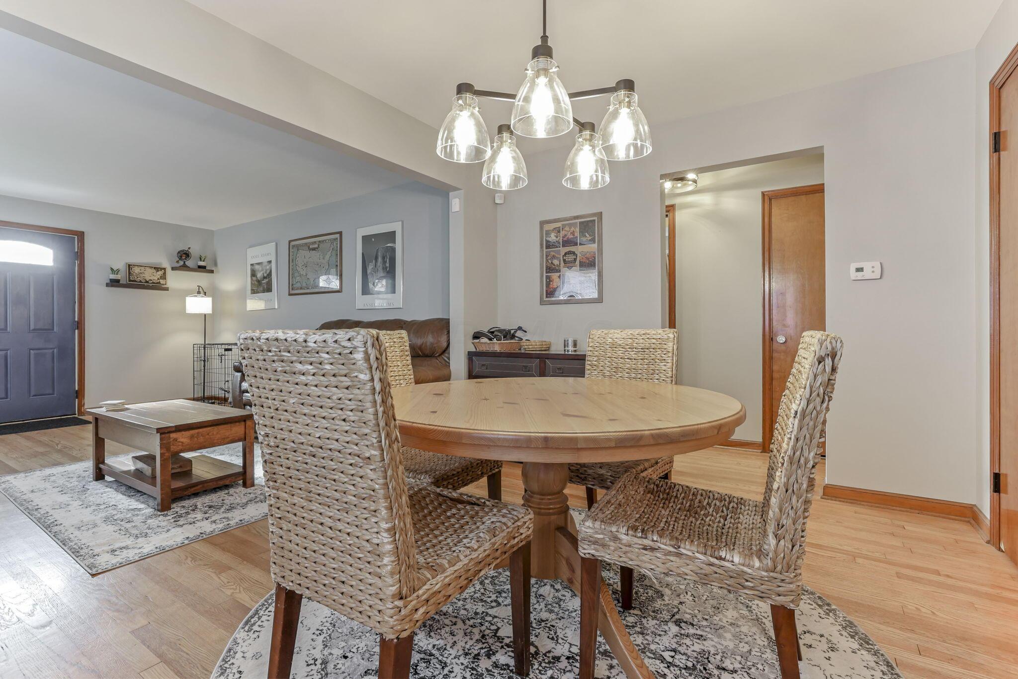 892 Wiltshire Road Columbus, OH 43204 - Photo 10 of 34 Dining Room 2