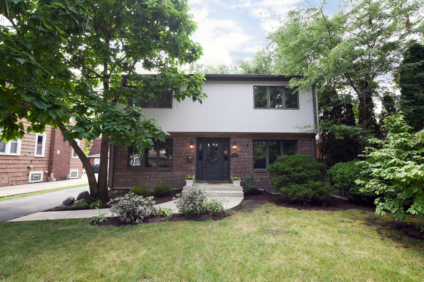 297 East Quincy Street Riverside, IL 60546 - Photo 1 of 50