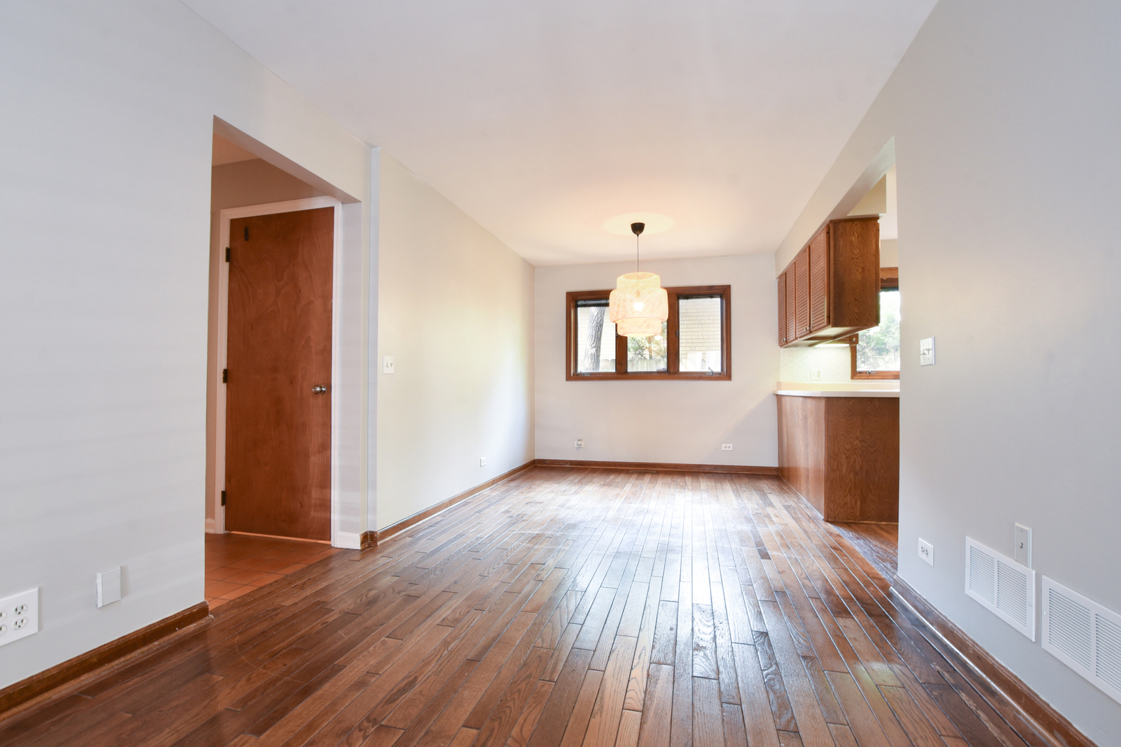297 East Quincy Street Riverside, IL 60546 - Photo 15 of 50