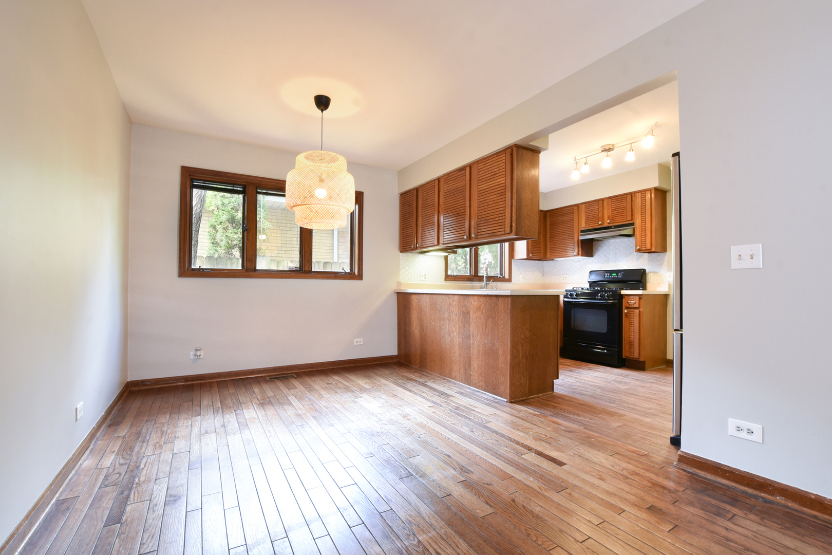 297 East Quincy Street Riverside, IL 60546 - Photo 16 of 50