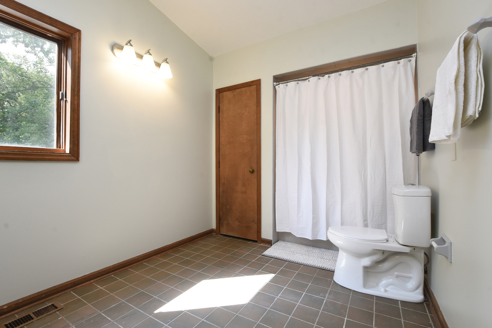 297 East Quincy Street Riverside, IL 60546 - Photo 33 of 50