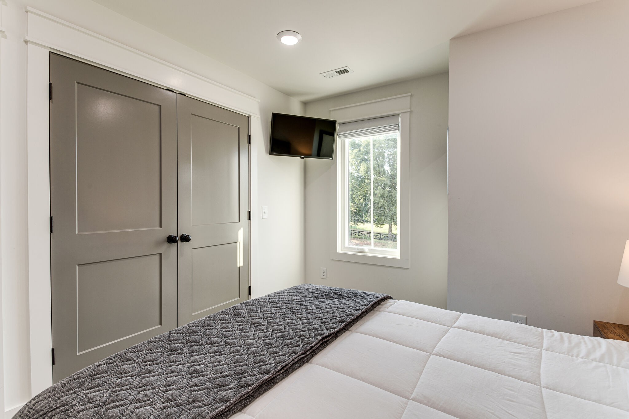 111 Barefoot Way Winchester, TN 37398 - Photo 19 of 33 a bedroom with a bed and a window